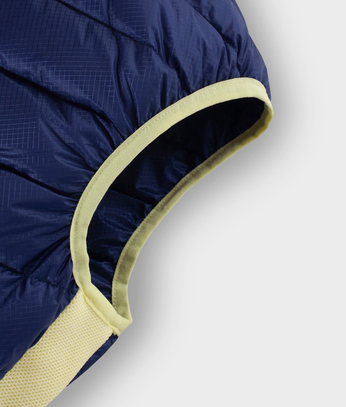 TIPPY VEST