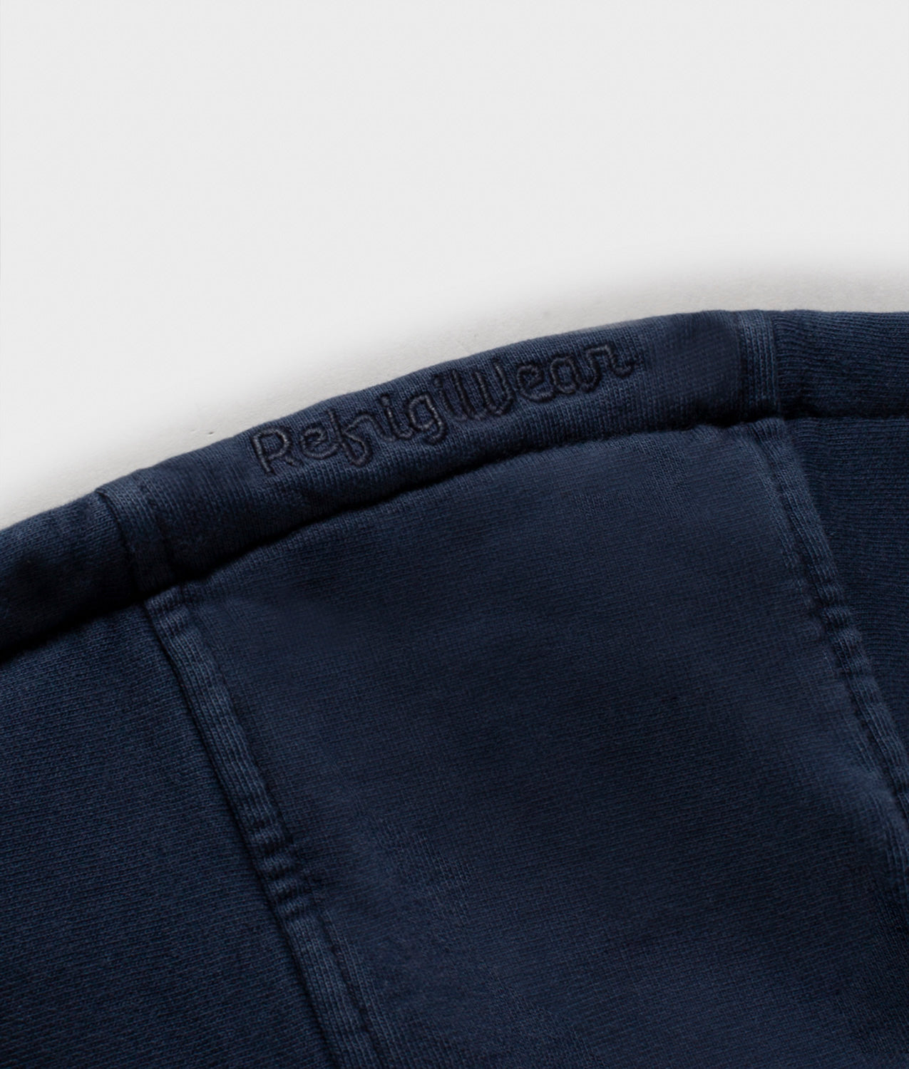 ESCAPE SWEATSHIRT