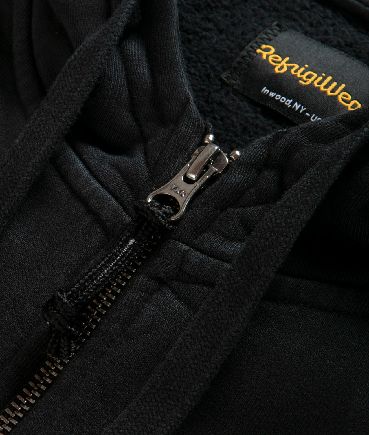 ESCAPE SWEATSHIRT