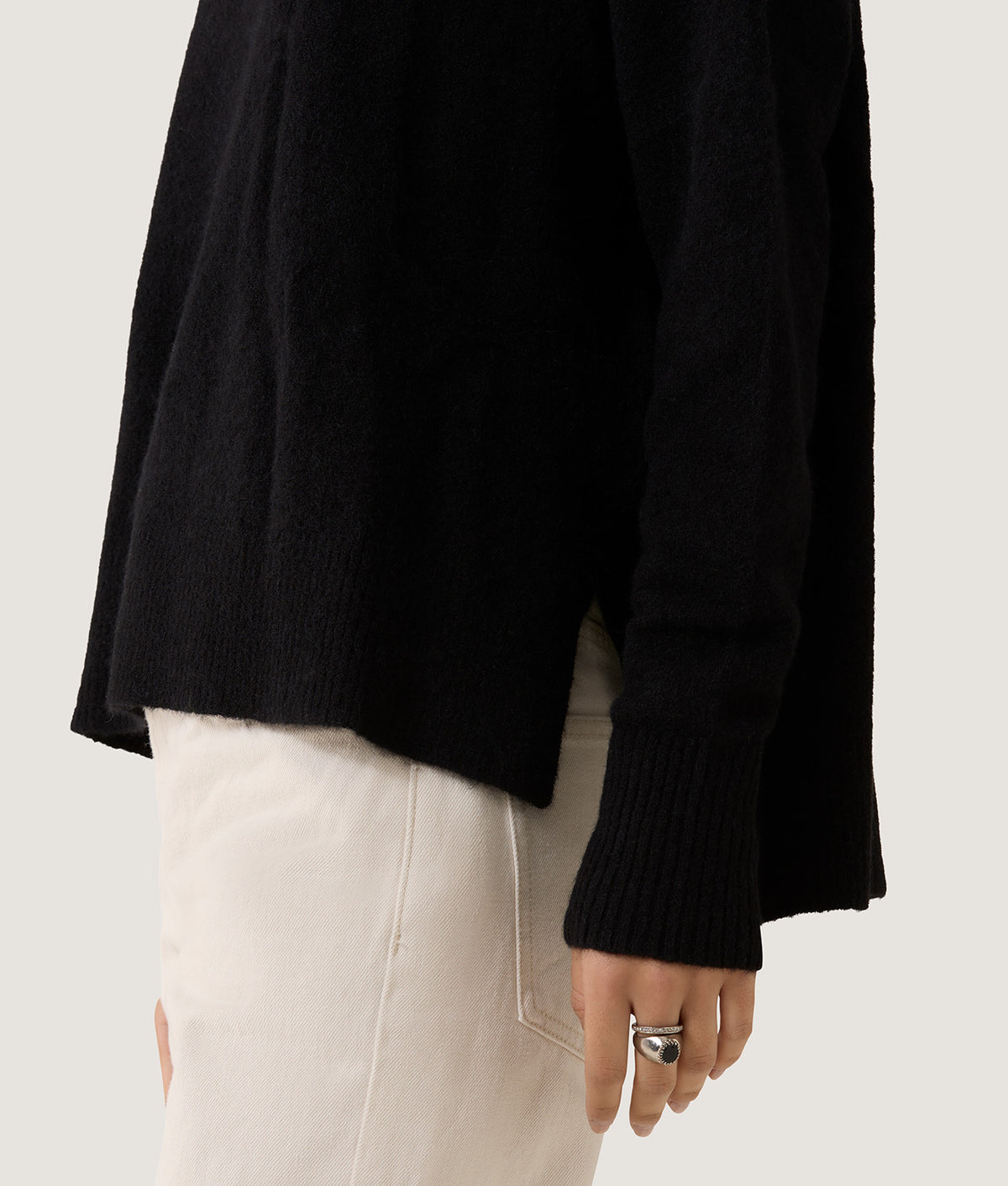 MATILDA KNITWEAR BLACK | RefrigiWear